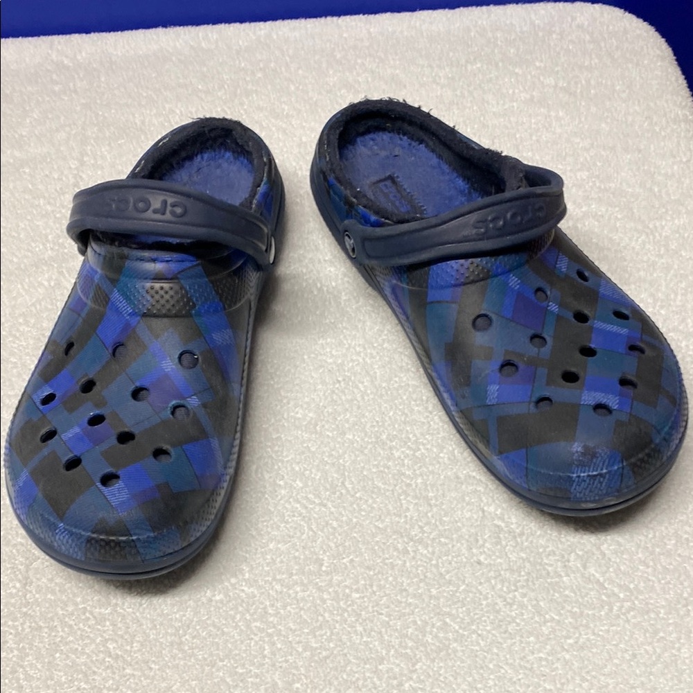 CROCS Blue and Black Sandals with Pivoting Heel Strap